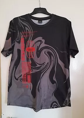 Buy Fabric Designer, 1984   Mens Graphic T-shirt/top  Black & Red , Size L • 8.99£