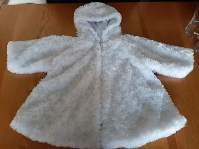 Buy Baby Girls White Fleece Hooded Jacket Approx Age 6-12 Months  • 1.49£