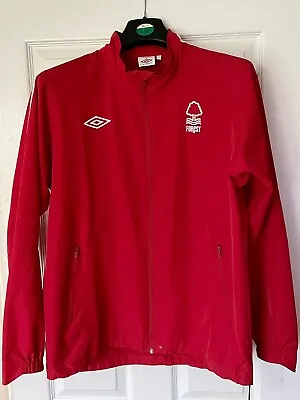 Buy Nottingham Forest Large Red Men’s Umbro Jacket • 8.99£