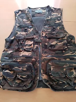 Buy Zicac Outdoor Camouflage Multi-pocketed Vest • 5.50£