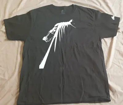 Buy Batman - The Dark Knight Returns - Shadow Outline T-Shirt Large • 10£