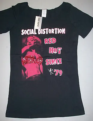 Buy Social Distortion Red Hot Girls T-Shirt • 14.17£