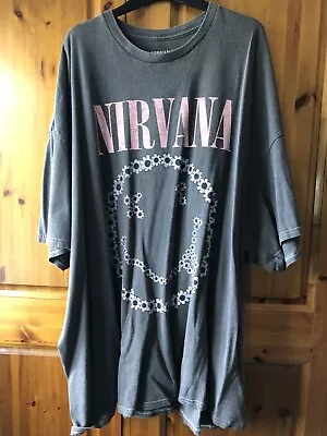 Buy Simply Be - Charcoal Nirvana Flower License T-shirt In Grey, 28-30 • 3.94£
