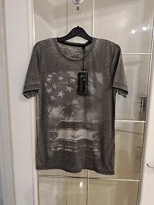 Buy Men’s Grey Raven USA Flag DNM Dissident 328 T-Shirt Size Small  • 5.99£