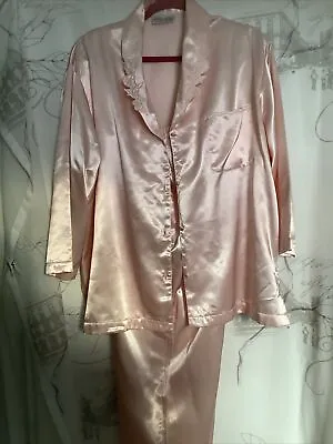 Buy Size 16/18 - Beautiful Pair Of Vintage BHS Peach Satin Pyjamas  - Excellent Cond • 24.99£