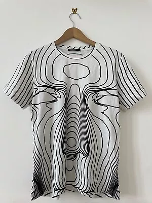 Buy Christopher Kane | Digital Face Map Contour T-shirt | Large | White Black • 60£