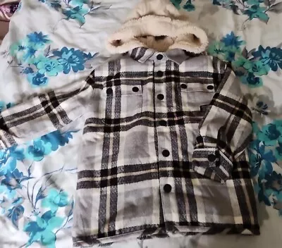 Buy Boys Wooly Shirt Jacket With Hood Fully Borg Lined .Age 5-6 Years  • 12.50£