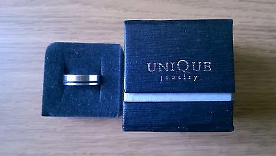 Buy Unique Jewellery Men's Stainless Steel Ring With Single Black Band (Size S) • 12.95£