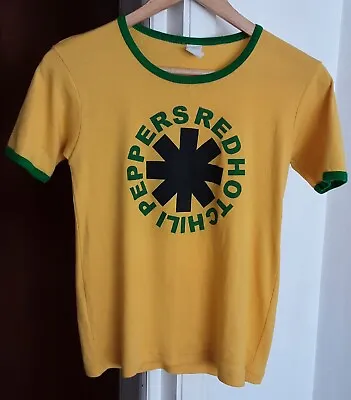 Buy RED HOT CHILLI PEPPERS - EUROPE TOUR 2004 YELLOW W/GREEN TRIM TSHIRT Size S • 35£