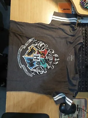 Buy Universal Studios Harry Potter Grey Hogwarts T-Shirt Size Medium Free Postage. • 14£