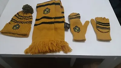 Buy Adult Size Harry Potter Hufflepuff Hat , Scarf And Gloves Set • 39.99£