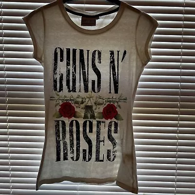 Buy Guns And Roses White T-shirt Size 6 With Guns And Roses Print  • 8£