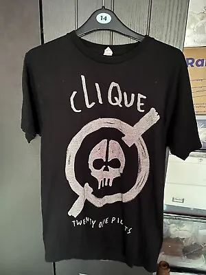 Buy Twenty One Pilots Clique Skull Symbol T-Shirt (Unisex Small) • 10£