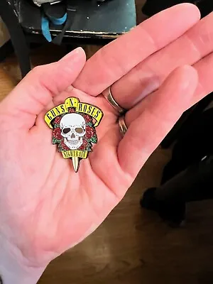 Buy Guns N Roses Jacket Pin • 5.66£