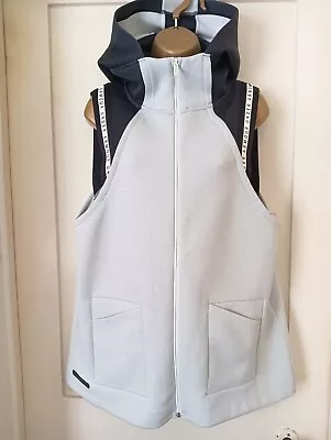 Buy Bnwt UNDER ARMOUR Move White Black Funnel Hoodie Vest Jacket Size UK Large • 17.99£