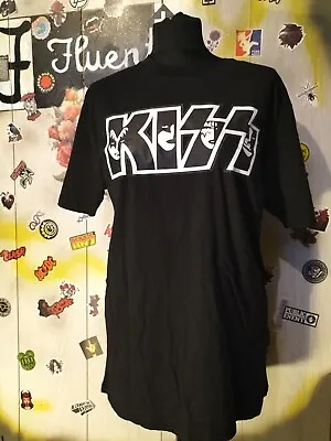 Buy Kiss T-shirt Medium  • 13£