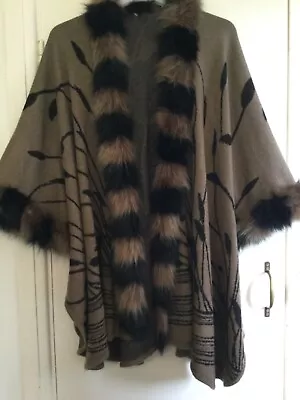Buy Ladies Cape Type Cardi/ Jacket With Furry Collar.Nice  Type Print • 17.99£