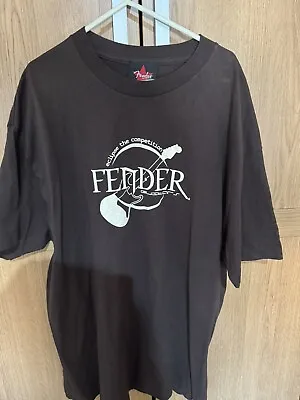 Buy Fender Guitars T-shirt  • 8£