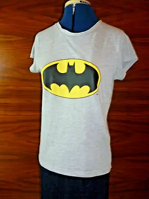 Buy DC Comics Originals Batman Traditional Symbol/Logo T Shirt Size S Pale Grey USED • 0.99£