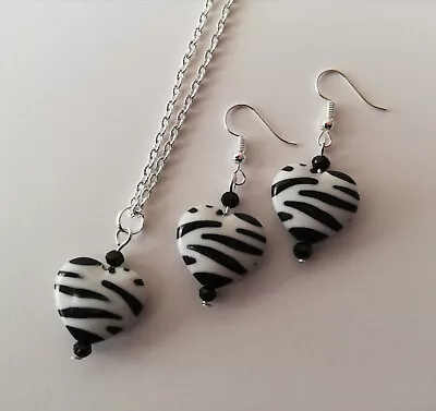 Buy Zebra Animal Stripe Jewellery Set - Black & White Heart 17  Necklace & Earrings • 3.99£