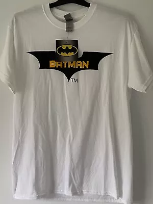 Buy Batman Bat Logo White Unisex T-Shirt • 7£