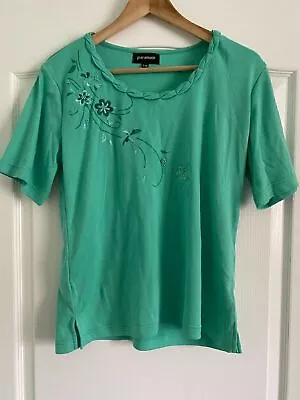 Buy Par Amour Ladies Green T-Shirt Size S/M With Marks REF00075 • 12.36£