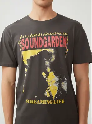 Buy Men's Licensed Soundgarden Tee Chris Cornell BNWT Large • 31.60£