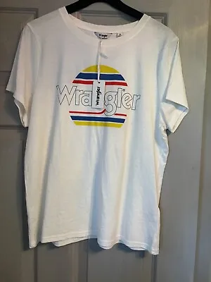 Buy Wrangler T-shirt Size Medium  • 10£