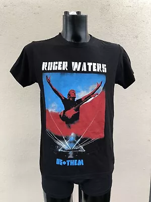Buy Stars & Stripes Men’s Roger Waters Us And Them 2018 Tour T Shirt Size Medium VGC • 14.99£