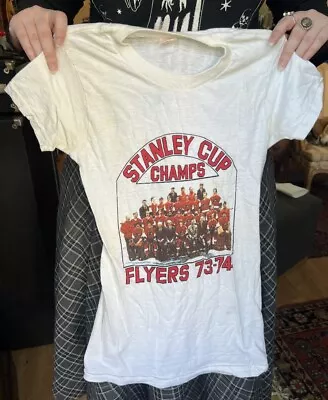 Buy Vintage ‘73-’74 Flyers Stanley Cup Champs White T-Shirt Size Small S (34-36) • 66.13£