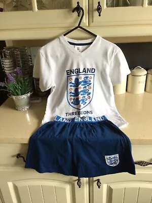 Buy Boys England Football T Shirt And Shorts Age 10/11 Leisure/pygamas • 3.50£