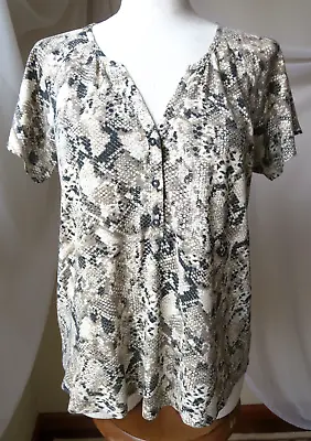 Buy Sanctuary T-shirt Short Sleeve V-neck Cotton Blend Snake Print Multicolor Top M • 14.17£