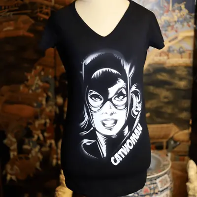 Buy Medium DC Catwoman Black Tee • 15.43£