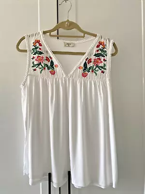 Buy Pristine Condition Size 14 Ladies Sleeveless T Shirt/top From Papaya White • 2.99£