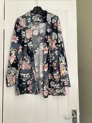 Buy Silky Feel Floral Jacketfrom Oasis Size 16 • 3£