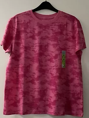 Buy Ladies Pink Camouflage T-Shirt - Size Medium • 2.50£