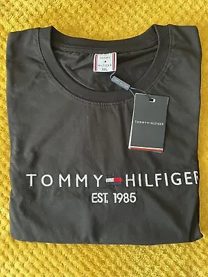 Buy TOMMY HILFIGER  EST.  1985  T-Shirt • 78£