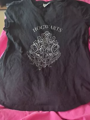 Buy Ladies Black T-shirt Black Hogwarts  • 3£