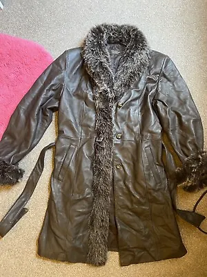 Buy Vintage Leather Jacket With Faux Fur Collar • 25£