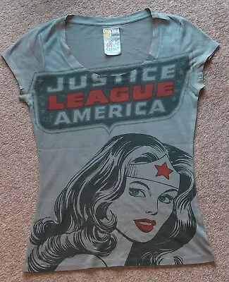 Buy Justice League 'Wonder Woman' Slim Fit T-shirt • 7£