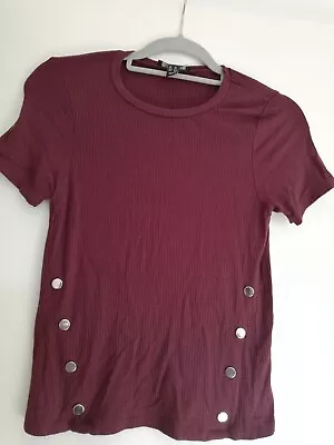 Buy Newlook Ribbed Tshirt • 5.99£