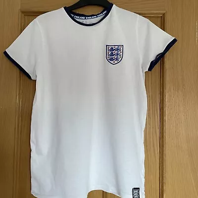 Buy Boys White ENGLAND T-shirt -age 13-14 Yrs • 1.20£