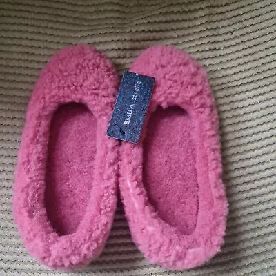 Buy EMU Slippers Size 3 • 0.99£