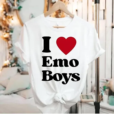 Buy I Love Emo Boys - 2000s T Shirt  - 90s - Aesthetic - Y2K - Spears - Babe Tee • 12.95£