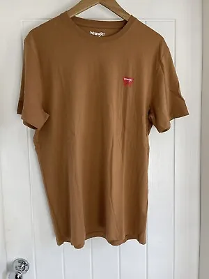 Buy Wrangler – Men's T-shirt Tee Spellout Chest Logo Graphic – Brown - [M] • 23.99£