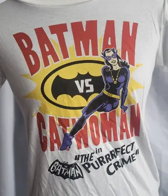 Buy Rare Men’s UT Uniqlo DC BATMAN CATWOMAN The PURRfect Crime T-Shirt SMALL • 15£