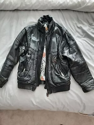 Buy Vintage Mens Black Leather Jacket • 15£