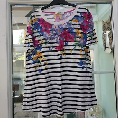 Buy Oasis M Striped Floral Top • 5.50£