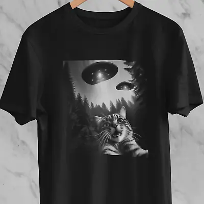 Buy Cat Selfie UFO T-Shirt • 22.99£