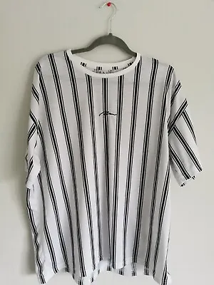 Buy BoohooMAN Black & White Vertical Pinstripes Mens Oversized Tshirt Size Large  • 11£